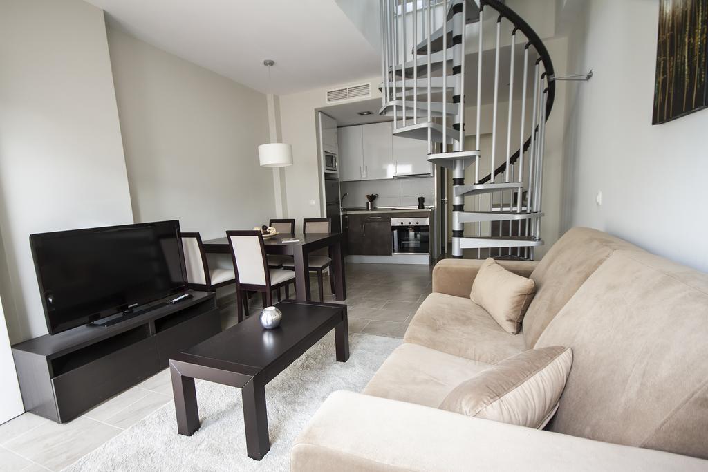 Apartamentos Pinar Malaga Centro Zewnętrze zdjęcie